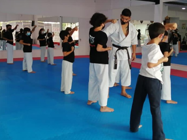 KARATE JUNIOR